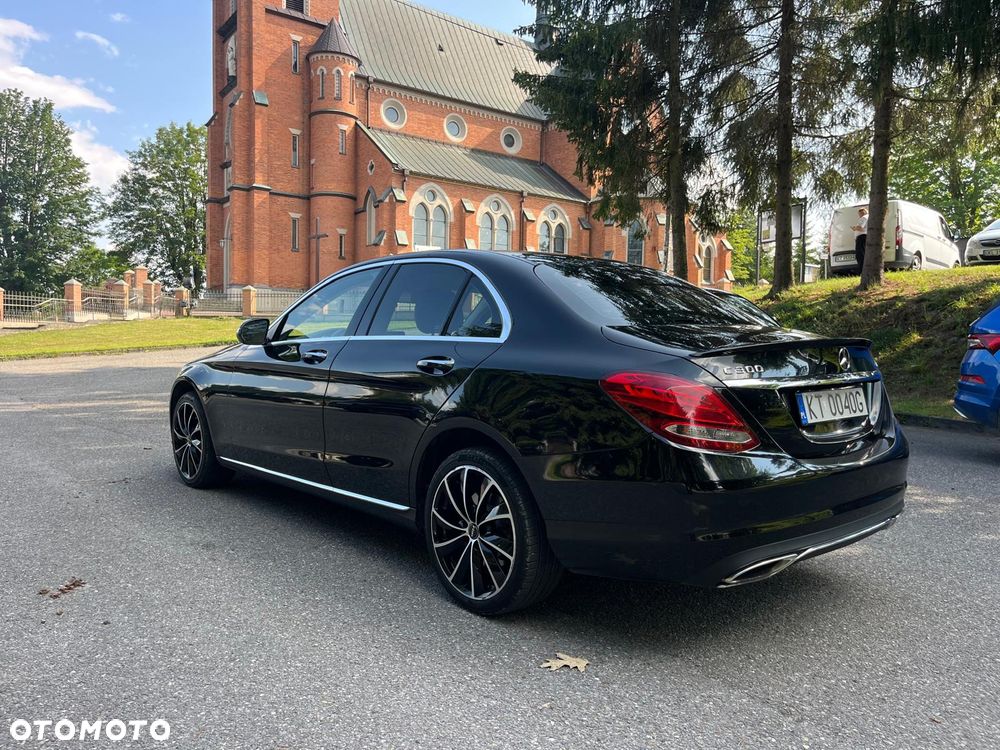 Mercedes-Benz Klasa C 300 9G-TRONIC - 3