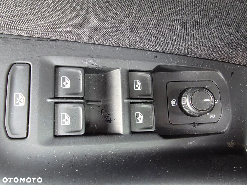 Volkswagen Passat 1.8 TSI BMT Comfortline - 10