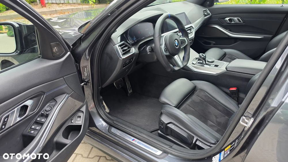 BMW Seria 3 330e M Sport - 11