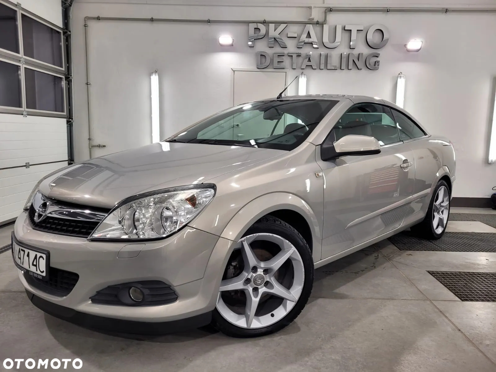 Opel Astra TwinTop 1.8 Cosmo - 19