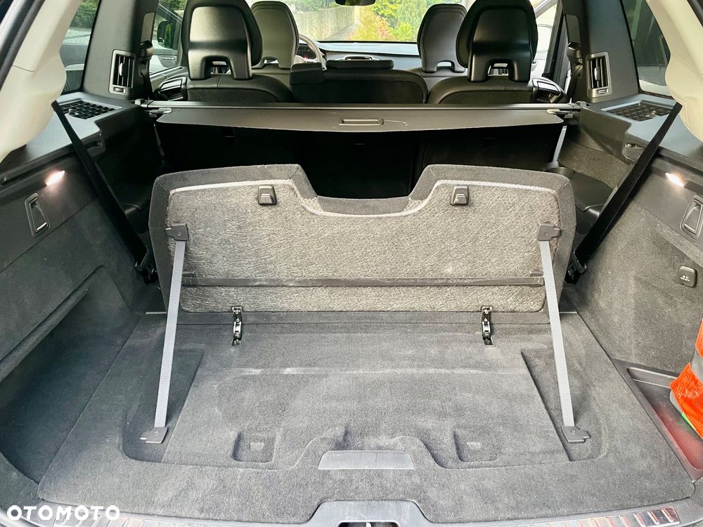 Volvo XC 90 T8 AWD Plug-In Hybrid Plus Dark 7os - 17