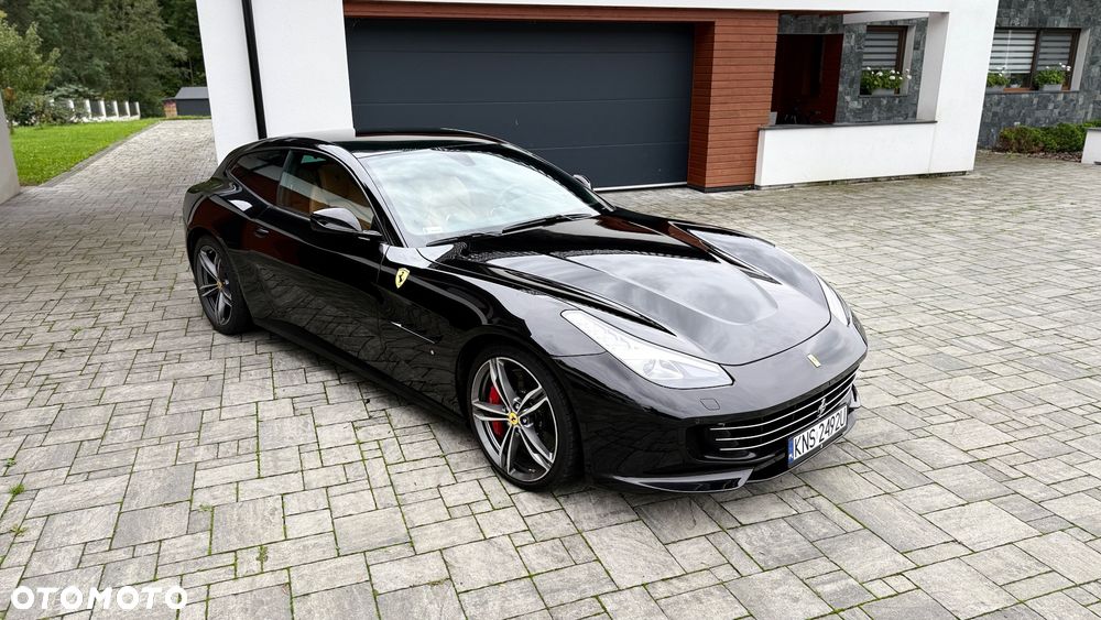 Ferrari GTC4Lusso - 2
