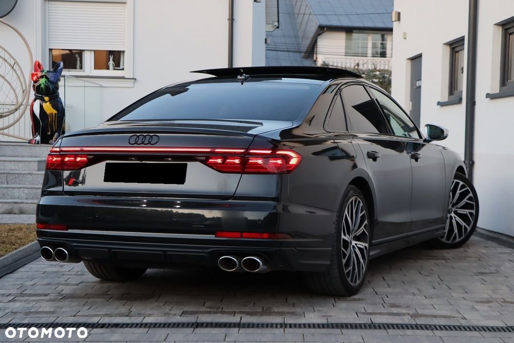 Audi S8 - 7