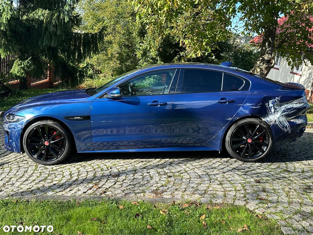 Jaguar XE 2.0 P300 AWD R-Dynamic HSE - 32