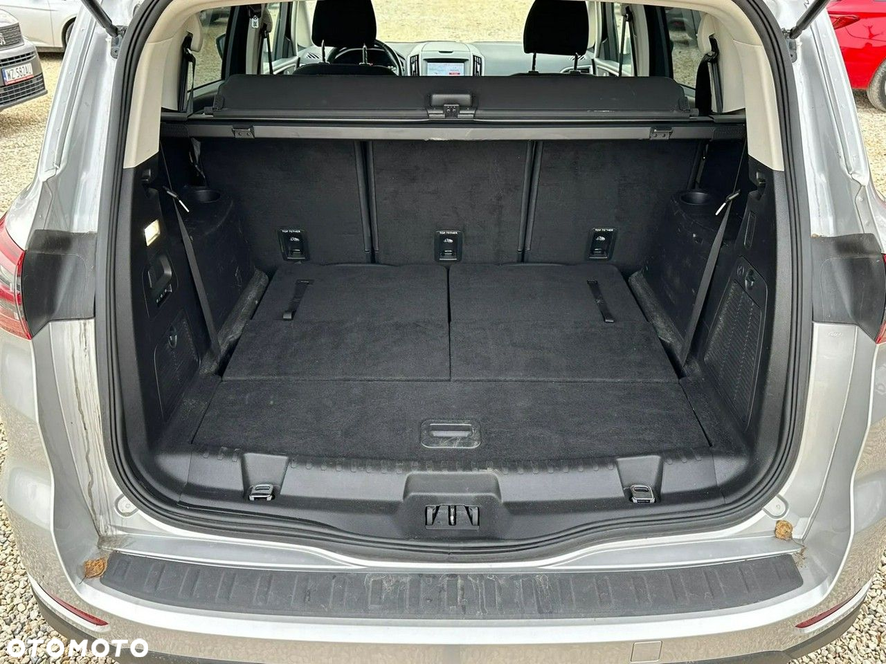 Ford S-Max - 14