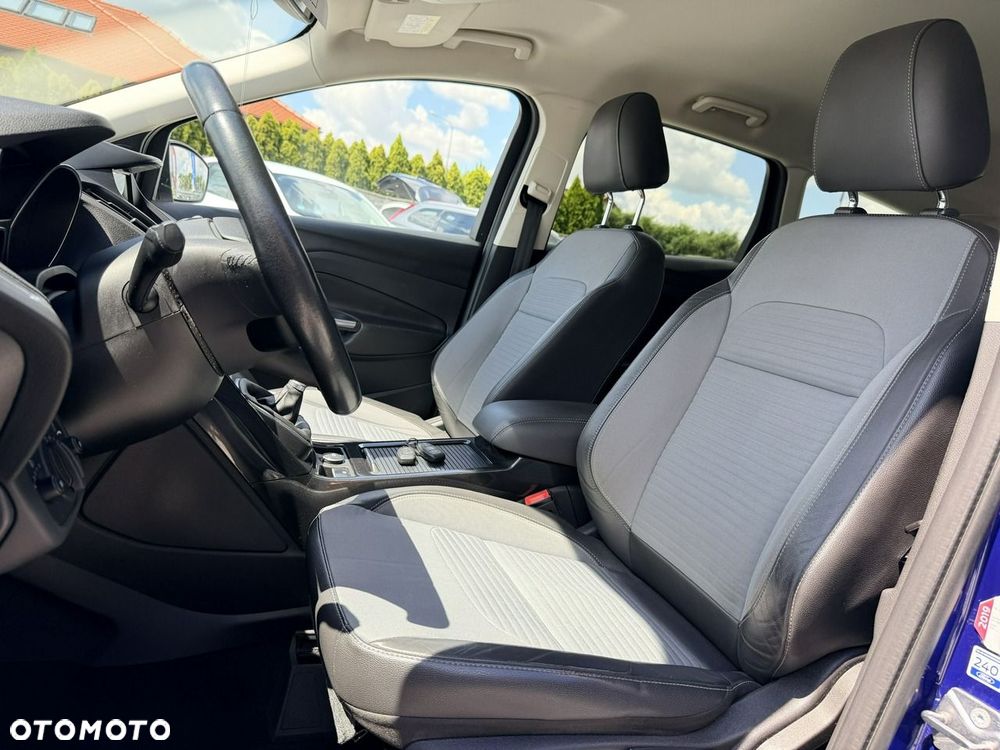 Ford Kuga 2.0 TDCi 4x2 Titanium - 24