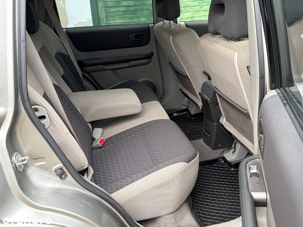 Nissan X-Trail 2.5 4x4 Elegance - 8