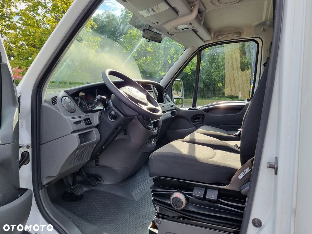 Iveco Daily 35C15 3.0 HPi 150KM 8-Palet Kontener dł 4.57 - 9