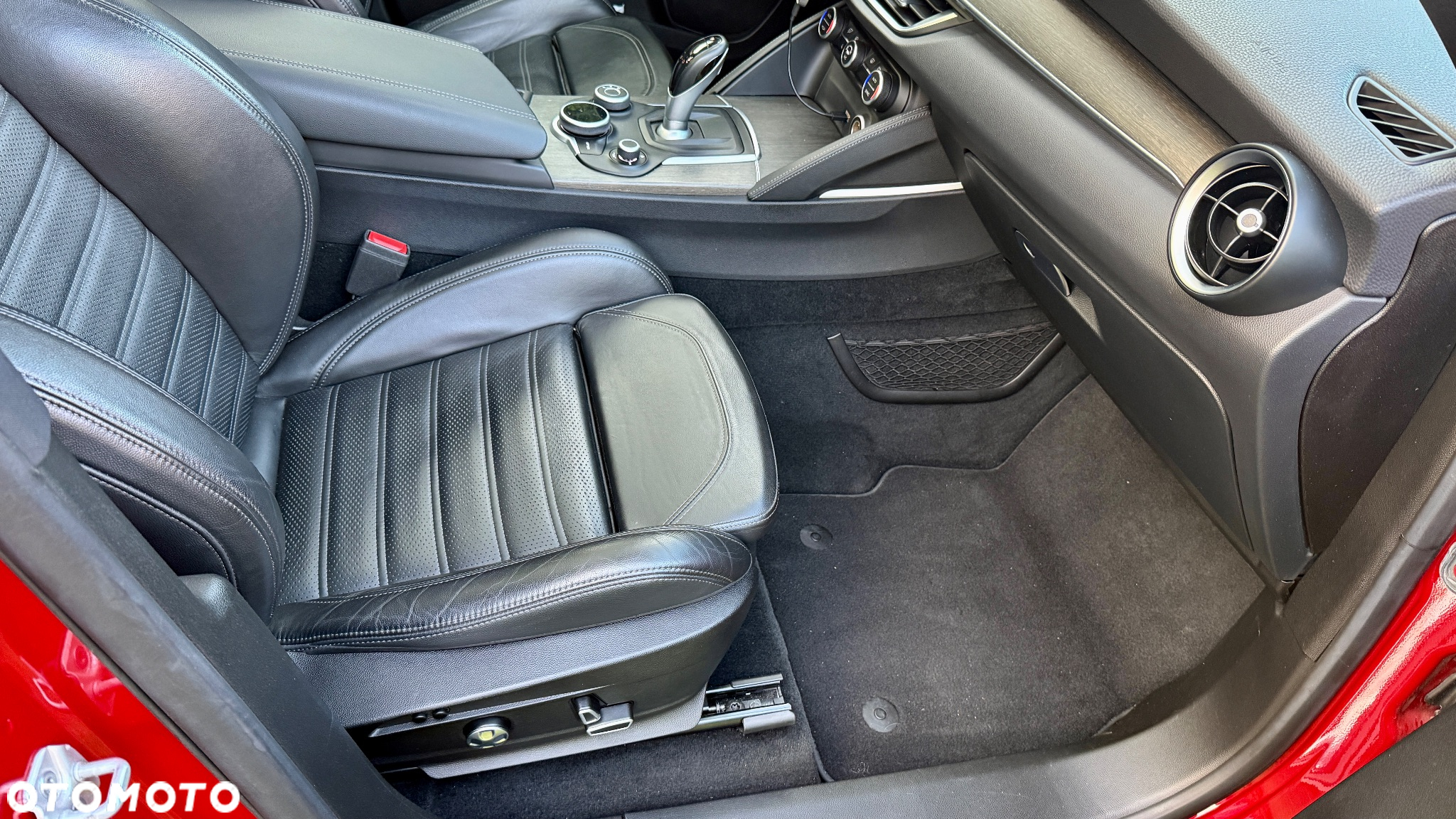 Alfa Romeo Stelvio 2.0 Turbo 16V AT8-Q4 Veloce Ti - 18