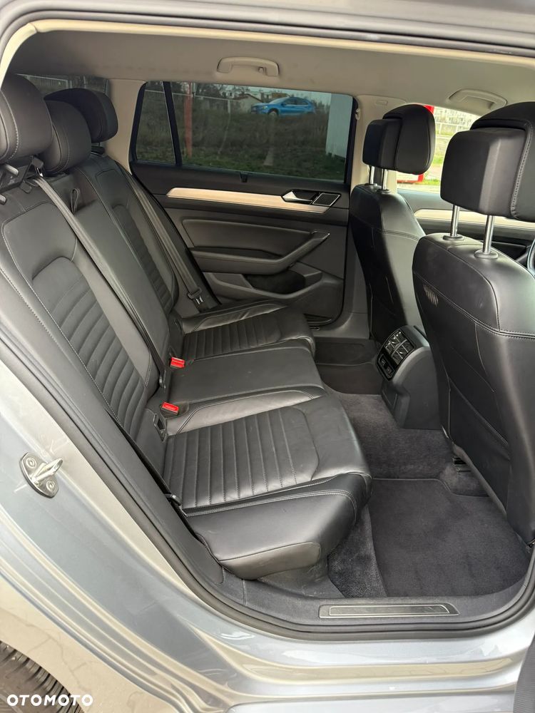 Volkswagen Passat Variant 1.8 TSI BMT Highline DSG - 19