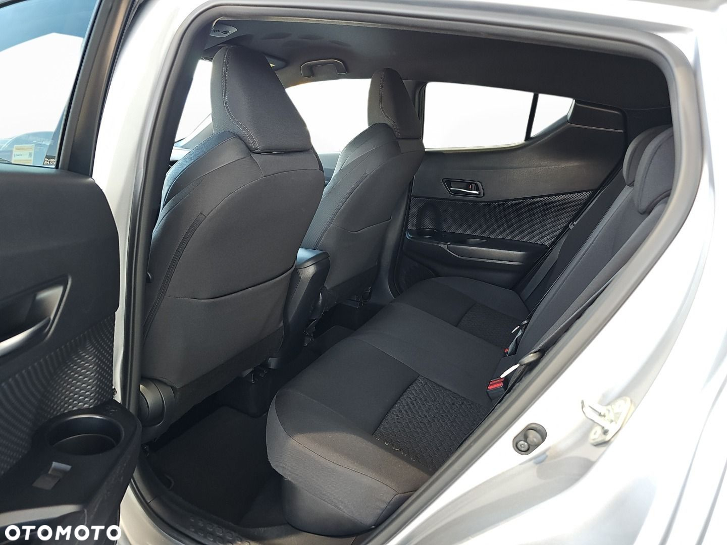 Toyota C-HR - 11