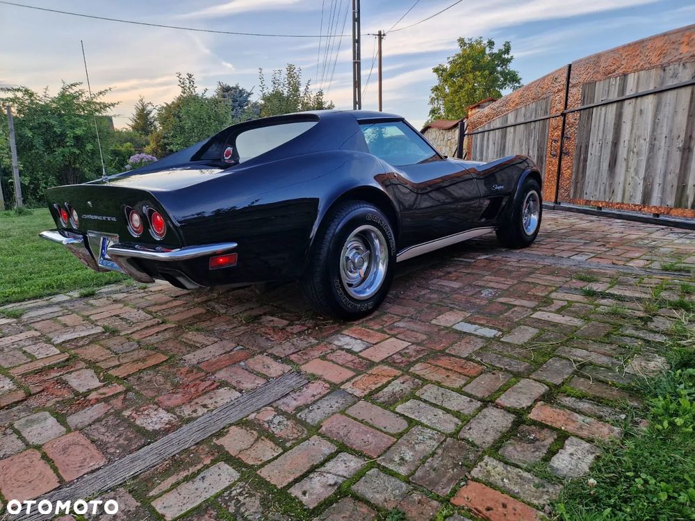 Chevrolet Corvette - 21
