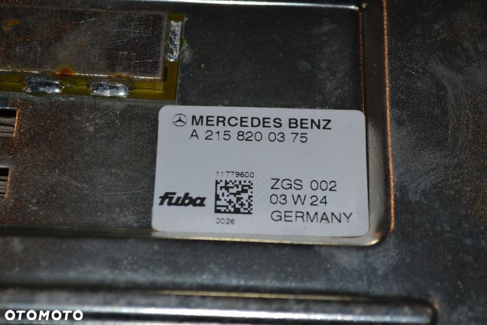 MERCEDES W209 CLK CABRIO WZMACNIACZ ANTENOWY 2158200375 - 2