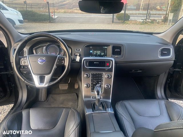 Volvo V60 D6 Plug-In-Hybrid AWD Geartronic Momentum - 18