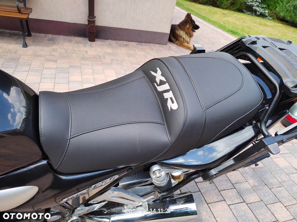Yamaha XJR - 4
