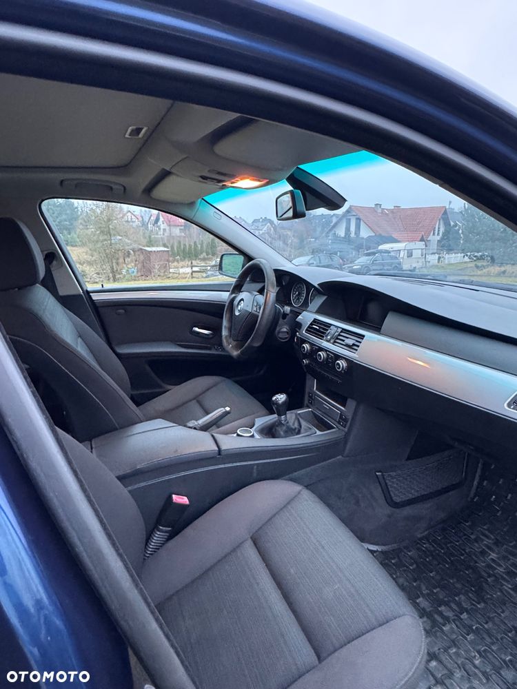 BMW Seria 5 525i - 10