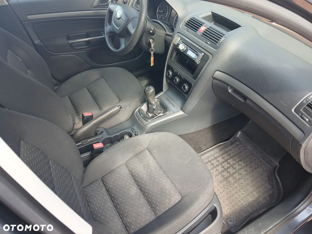 Skoda Octavia 1.4 Ambiente - 9