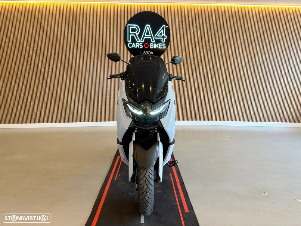 Yamaha NMAX Tech Max - 15