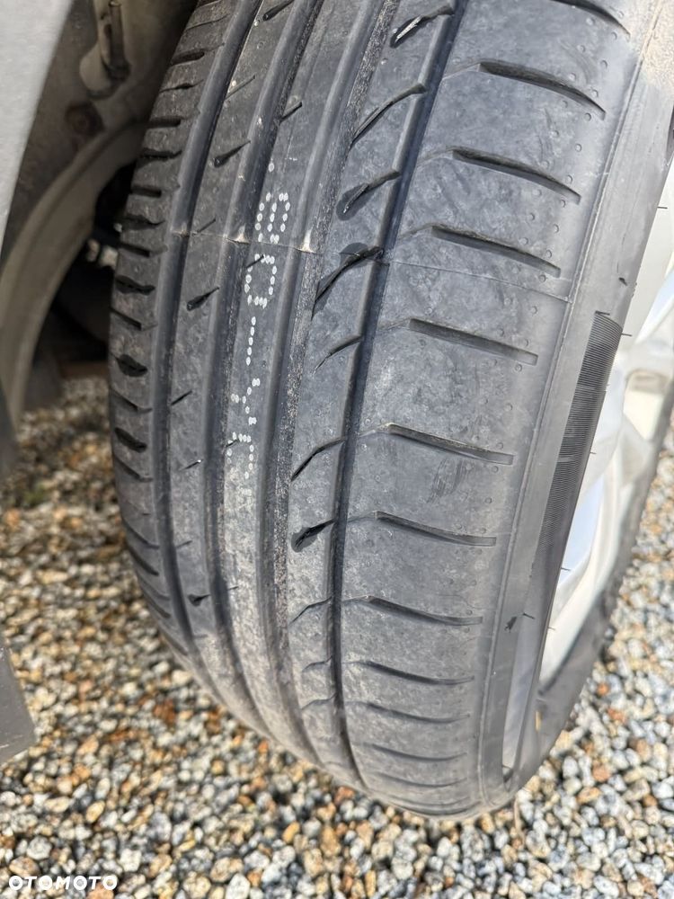 Ford Kuga 2.0 TDCi 2x4 Titanium - 14