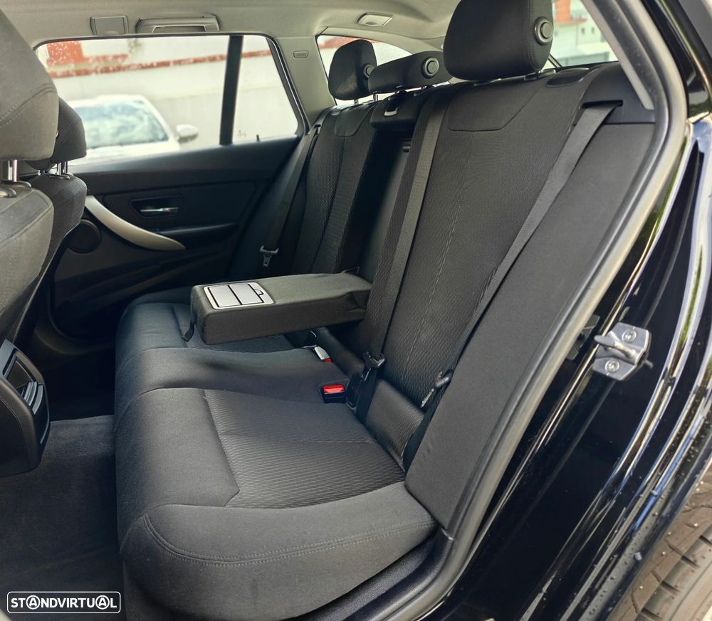 BMW 318 d Aut. Sport Line - 8