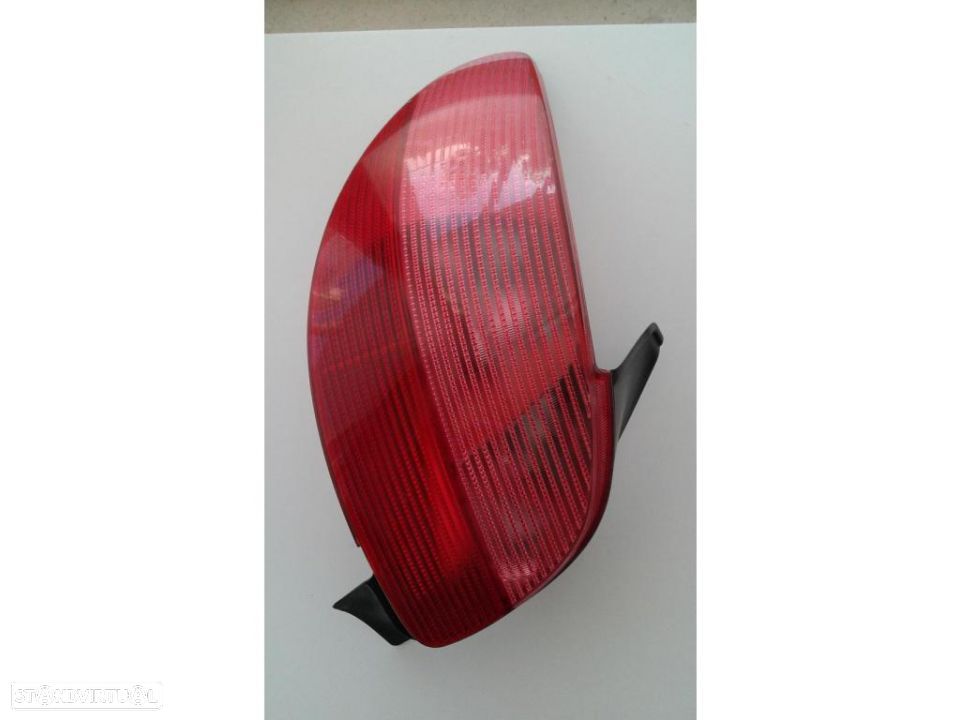Farolim farol tras esquerdo peugeot 206 - 2