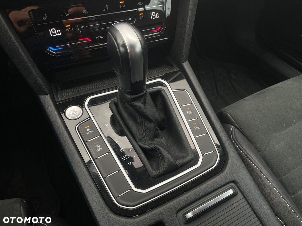 Volkswagen Passat Variant 2.0 TDI EVO Elegance DSG - 34