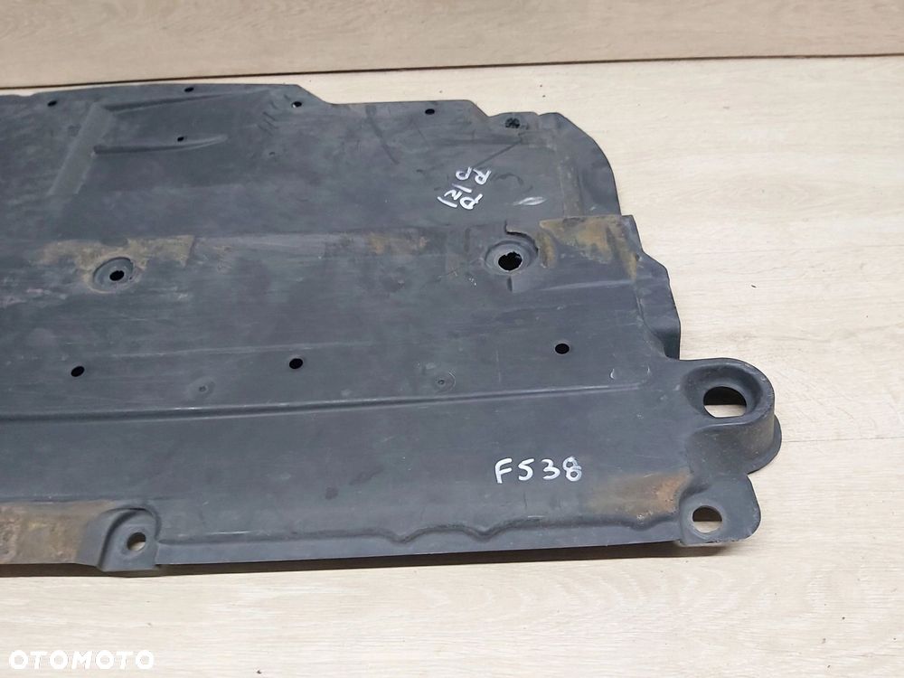 Toyota Prius IV 1,8 xw50 osłona podwozia podłogi prawa dolna 58165-47030 - 2