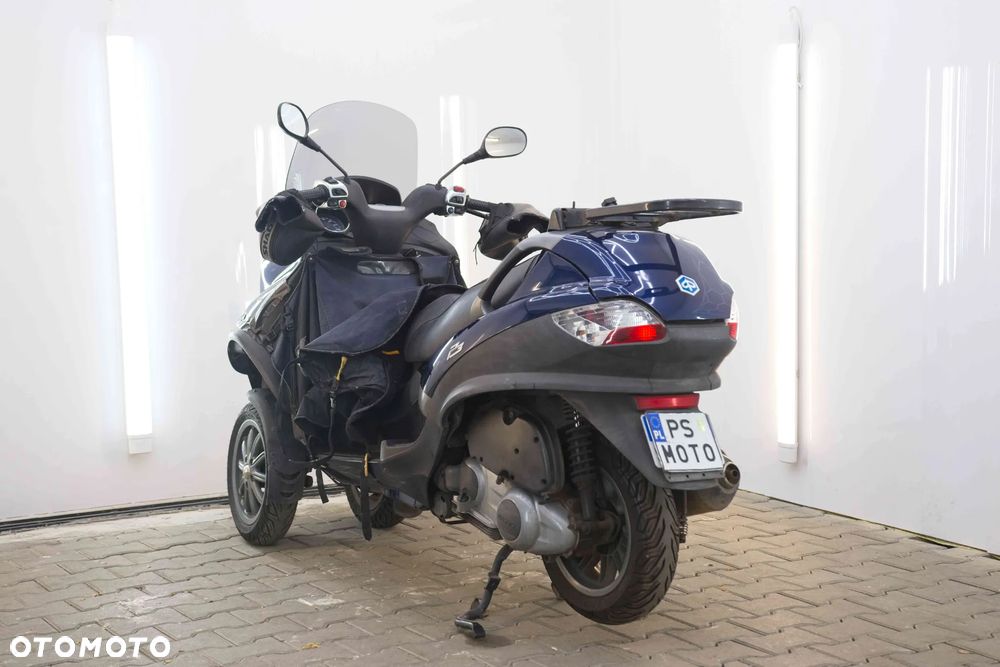Piaggio MP-3 - 9
