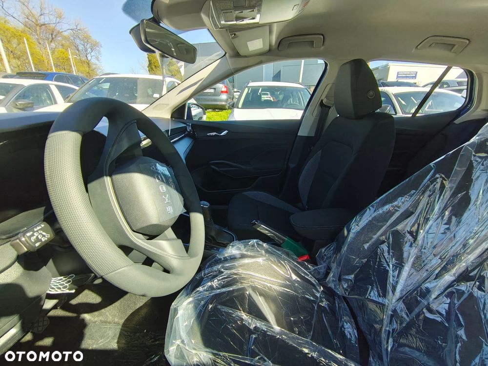 Skoda Fabia 1.0 Essence - 7