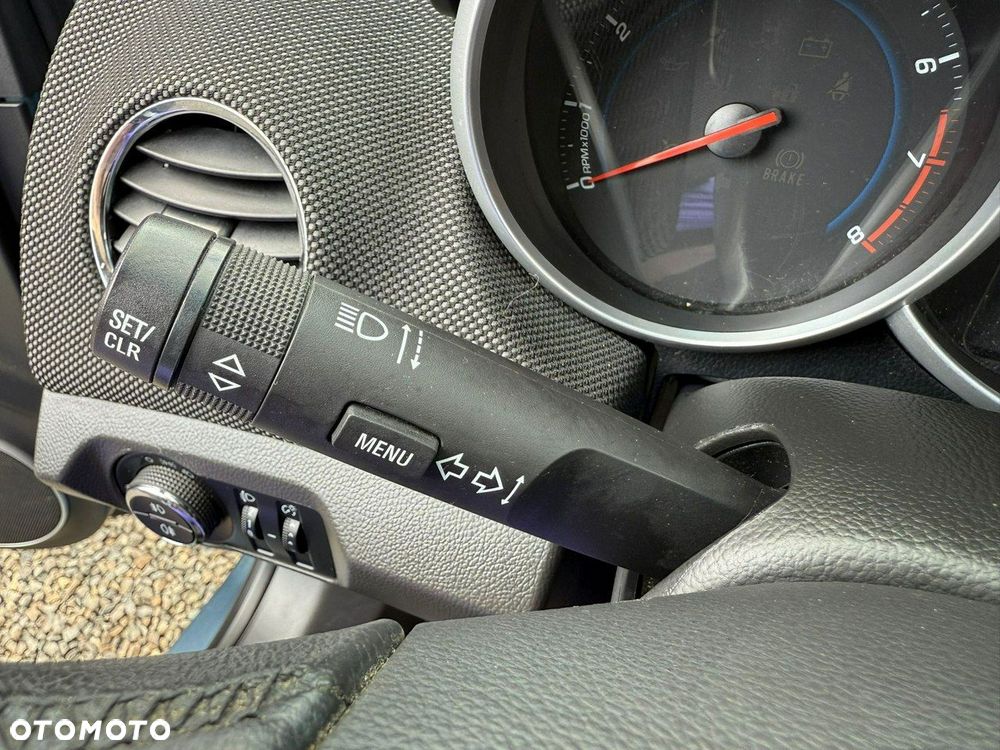 Chevrolet Cruze - 24