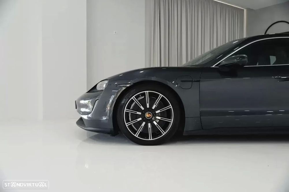 Porsche Taycan 4S — fotografia 11