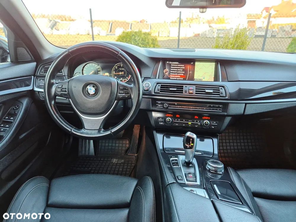 BMW Seria 5 518d - 13