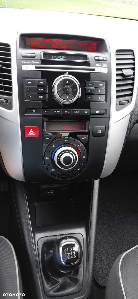 Kia Venga - 6