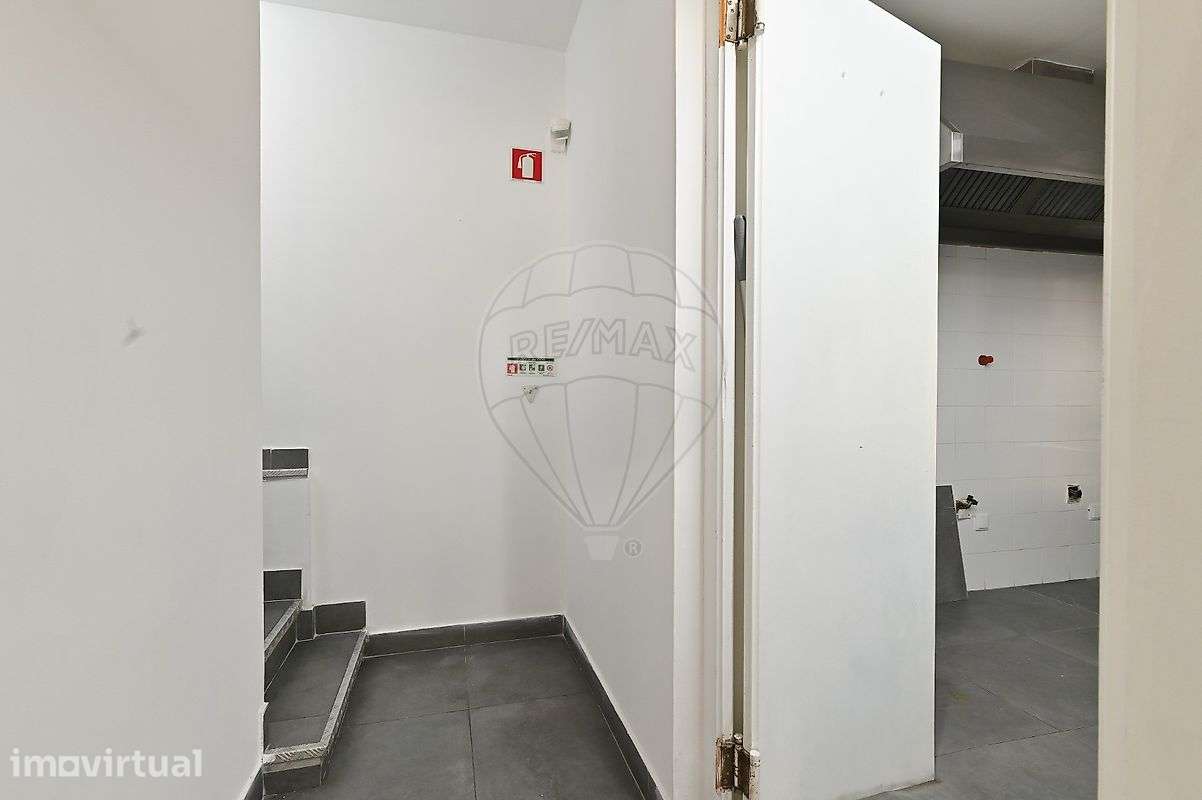 Loja  para arrendamento - Grande imagem: 2/16