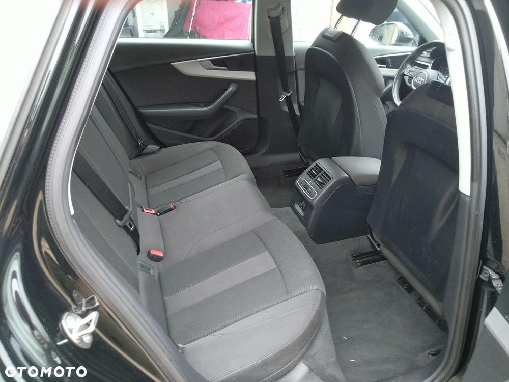 Audi A4 Avant 40 TFSI S tronic - 20