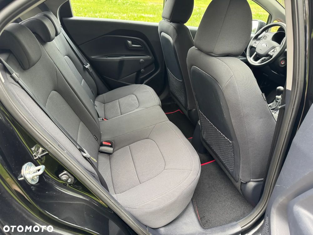 Kia Rio - 23