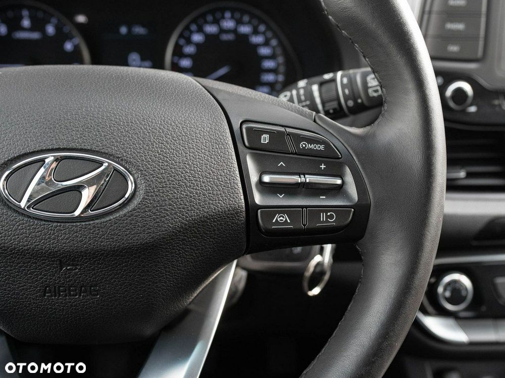 Hyundai i30 1.5 DPI Classic + - 16