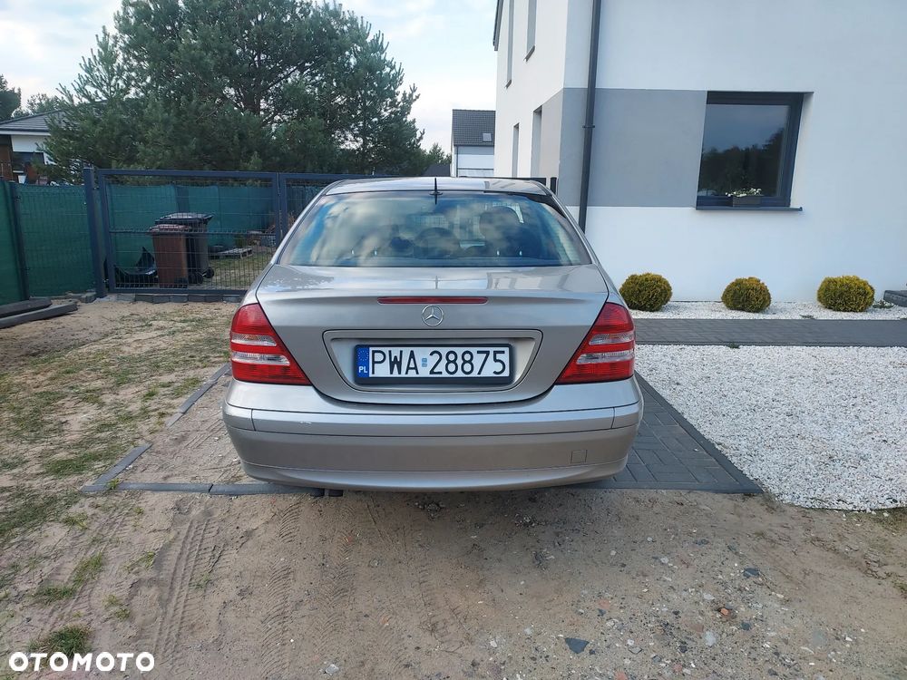 Mercedes-Benz Klasa C 180 Kompressor Automatik Classic - 4