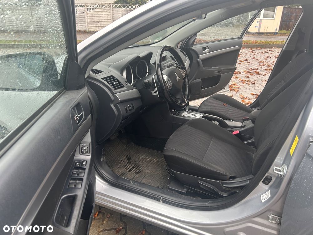 Mitsubishi Lancer 1.8 Intense CVT - 9