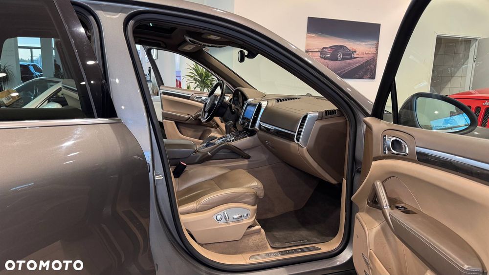 Porsche Cayenne S Tiptronic S - 32