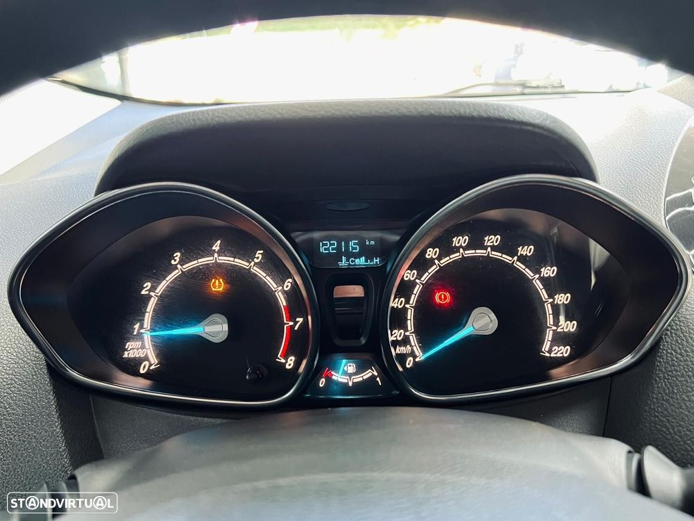 Ford Tourneo Courier 1.0 EcoBoost Titanium - 23