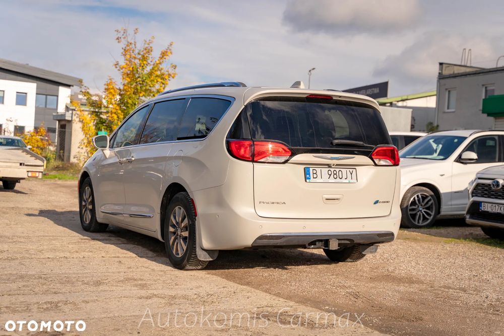 Chrysler Pacifica - 11