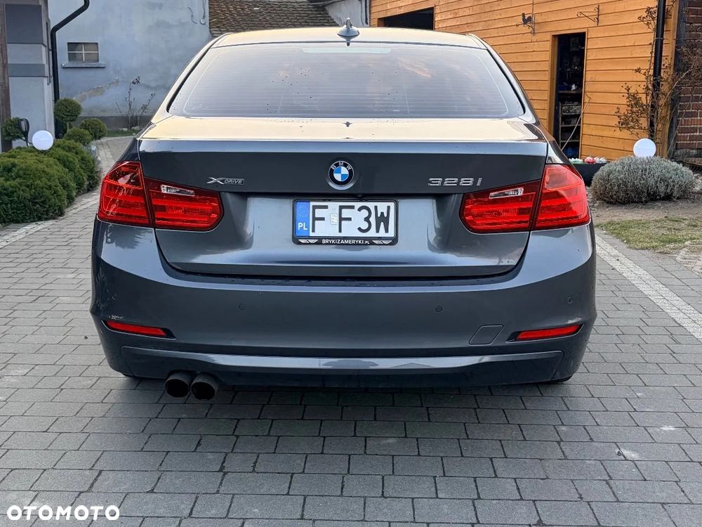 BMW Seria 3 328i xDrive Luxury Line - 6