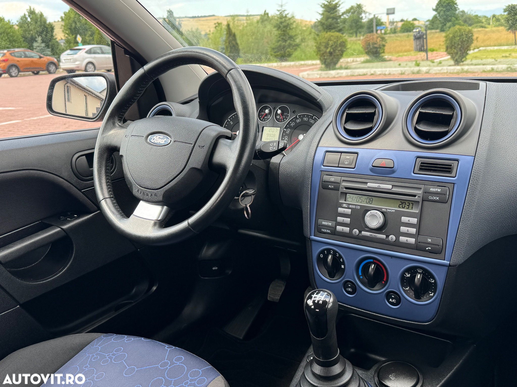 Ford Fiesta 1.3 Trend - 33