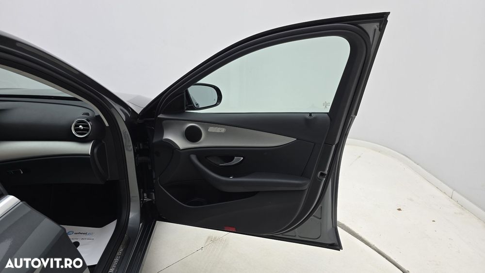 Mercedes-Benz E - 18