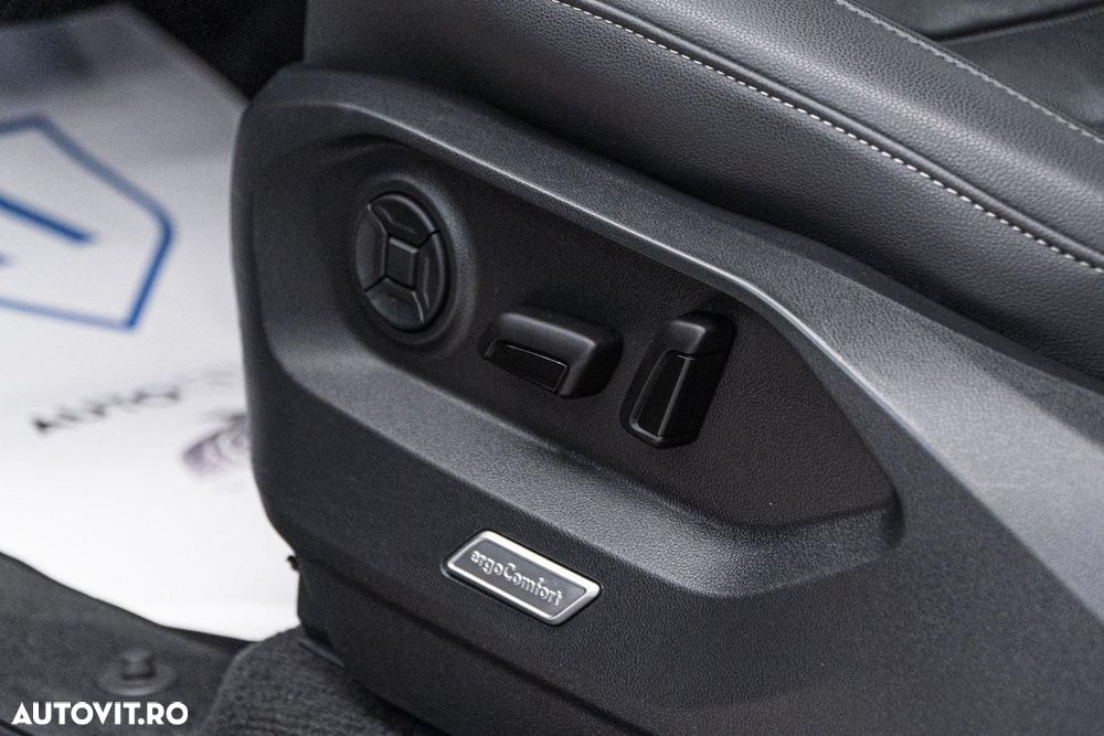 Volkswagen Touareg V6 TDI 4MOTION Elegance - 20