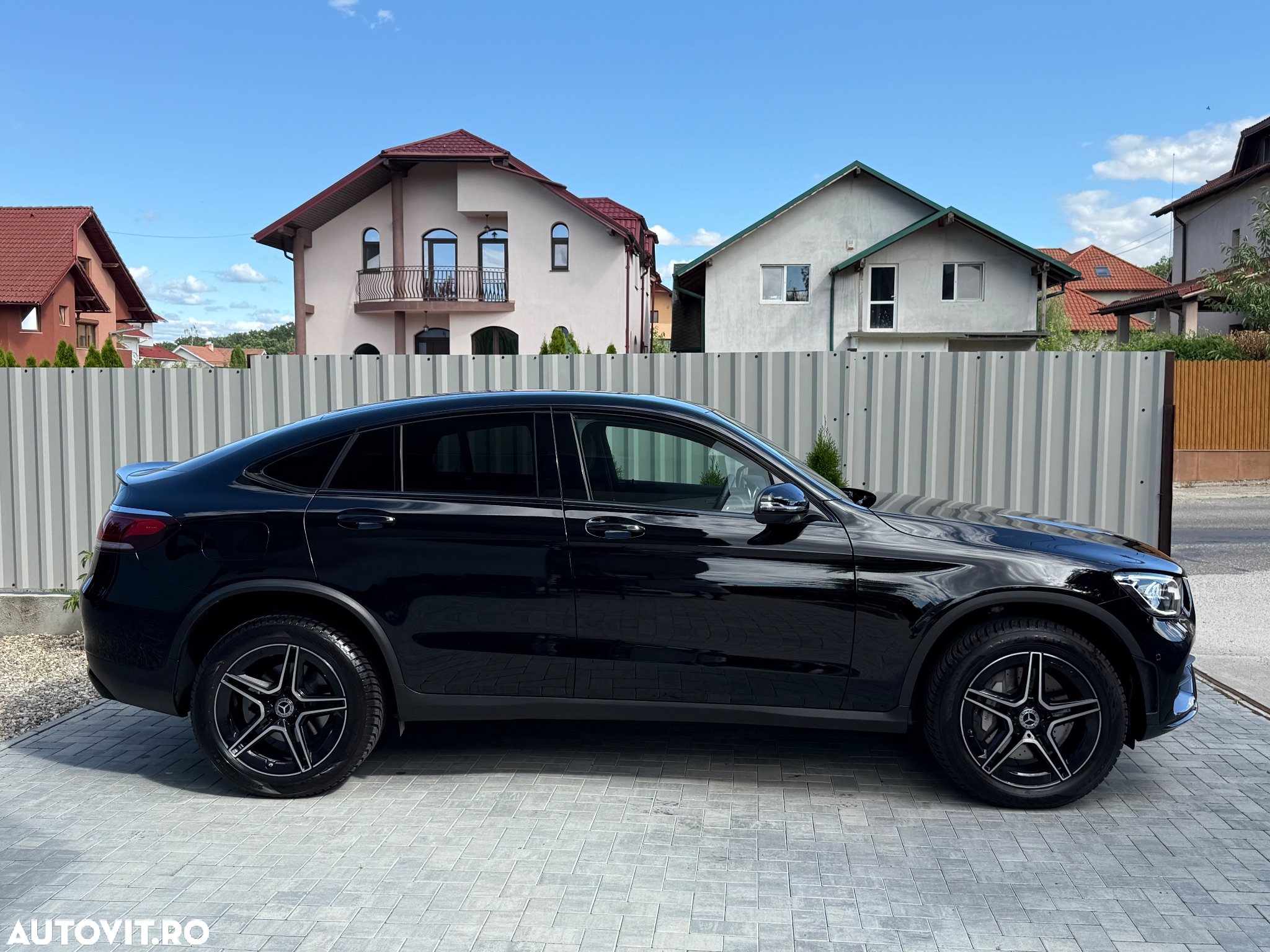 Mercedes-Benz GLC Coupe 300 e 4Matic 9G-TRONIC AMG Line - 11