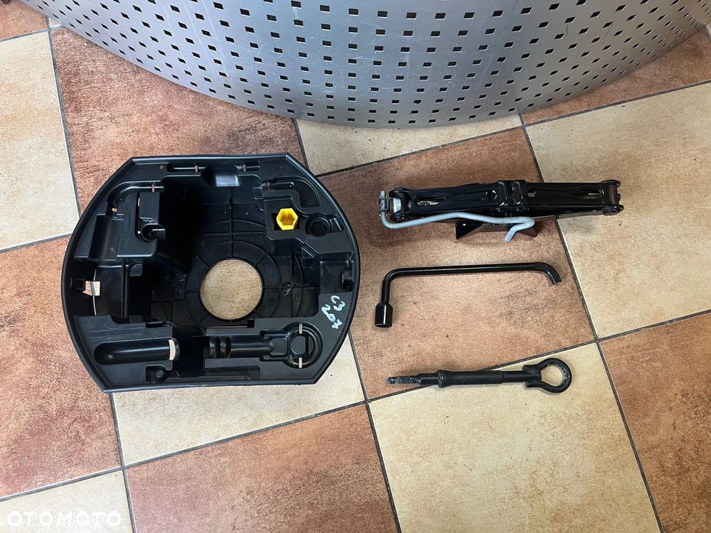 ZESTAW DO ZMIANY KOŁA KLUCZ LEWAREK WKRĘTKA UCHO PEUGEOT 207 208 C3 - 1