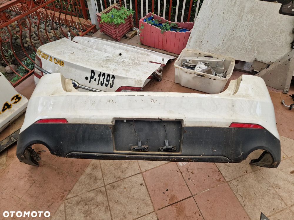 Ford Taurus Tylny Zderzak 2015 - 6