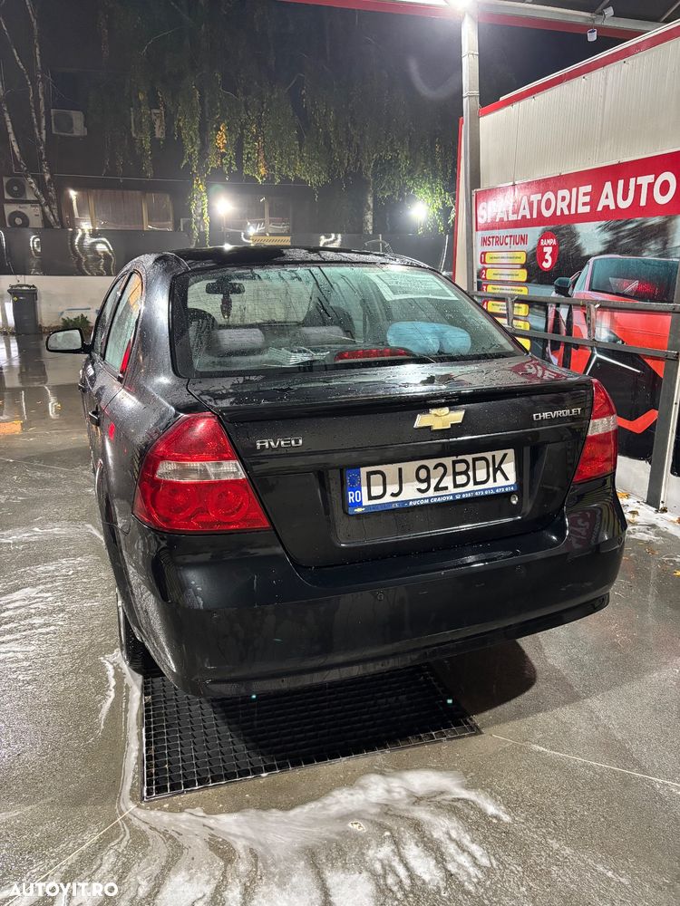 Chevrolet Aveo - 4